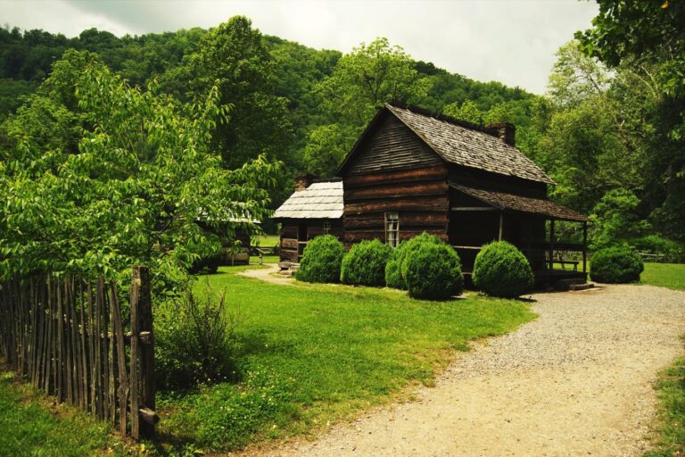 Marche côtière: paysages inspirés des cabanes Minecraft