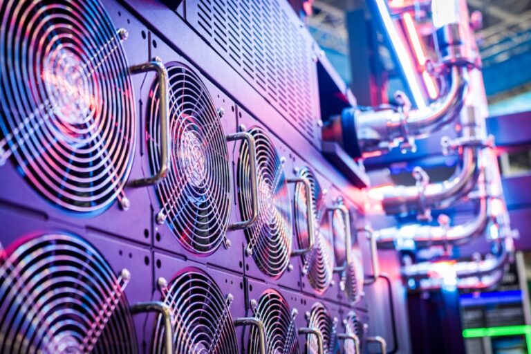 Shockbyte ou Apex Hosting : quel hébergeur Minecraft choisir ?